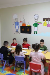 Özel Yeşil Zümrüt Anaokulu hijyenik ve ferah yemekhane